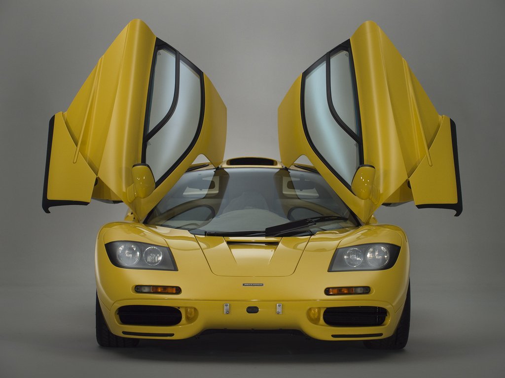 The World's Greatest McLaren F1 Road Car Tom Hartley Jnr