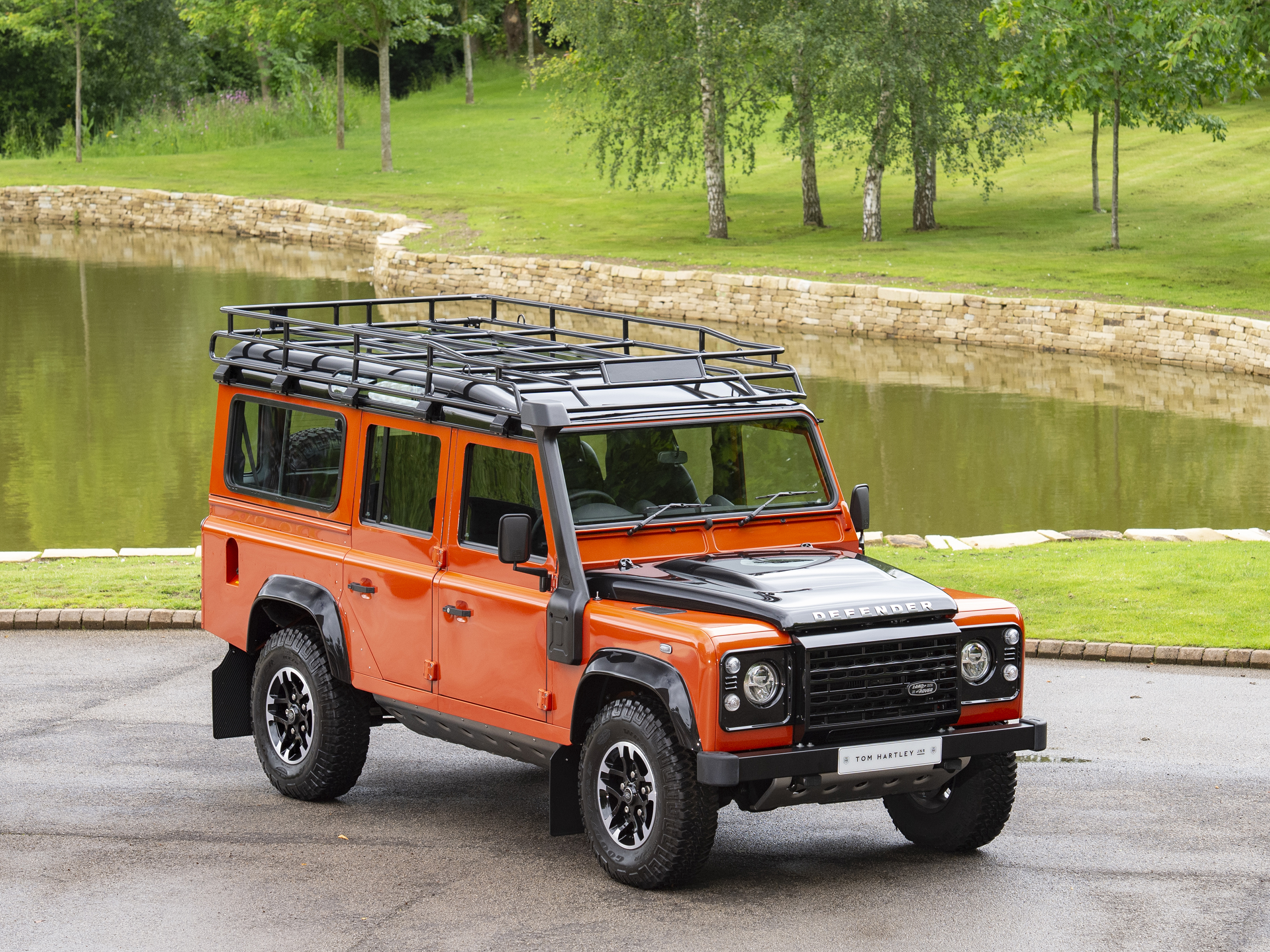 Https defender ru. Ленд Ровер Дефендер 110. Land Rover Defender 110 Adventure. Ленд Ровер Дефендер 110 оранжевый. Ленд Ровер Дефендер 120.