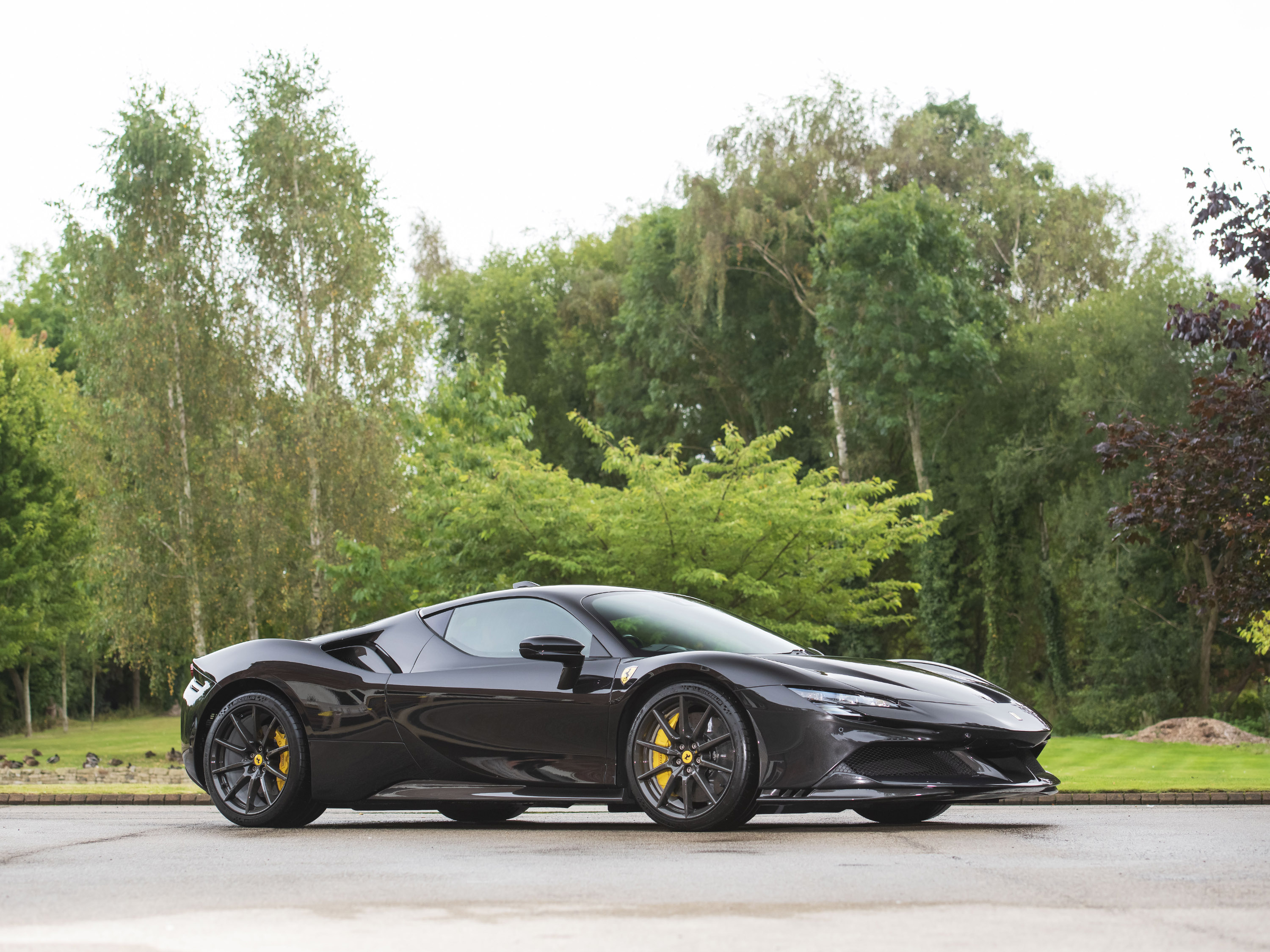 FERRARI SF90 Stradale - 265105 - Tom Hartley Jnr