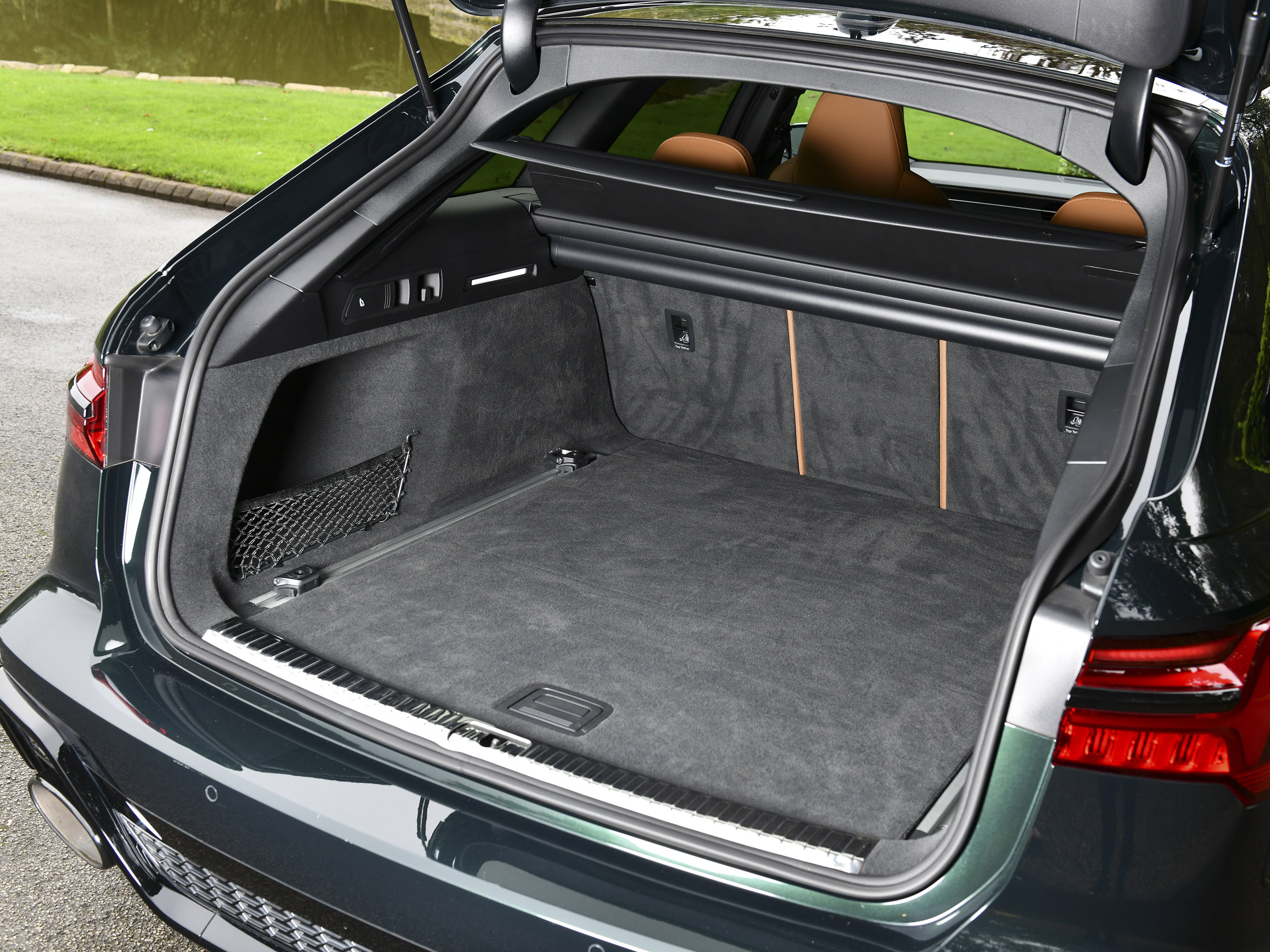 AUDI RS 6 Avant – CargoCover Kofferraumschutz